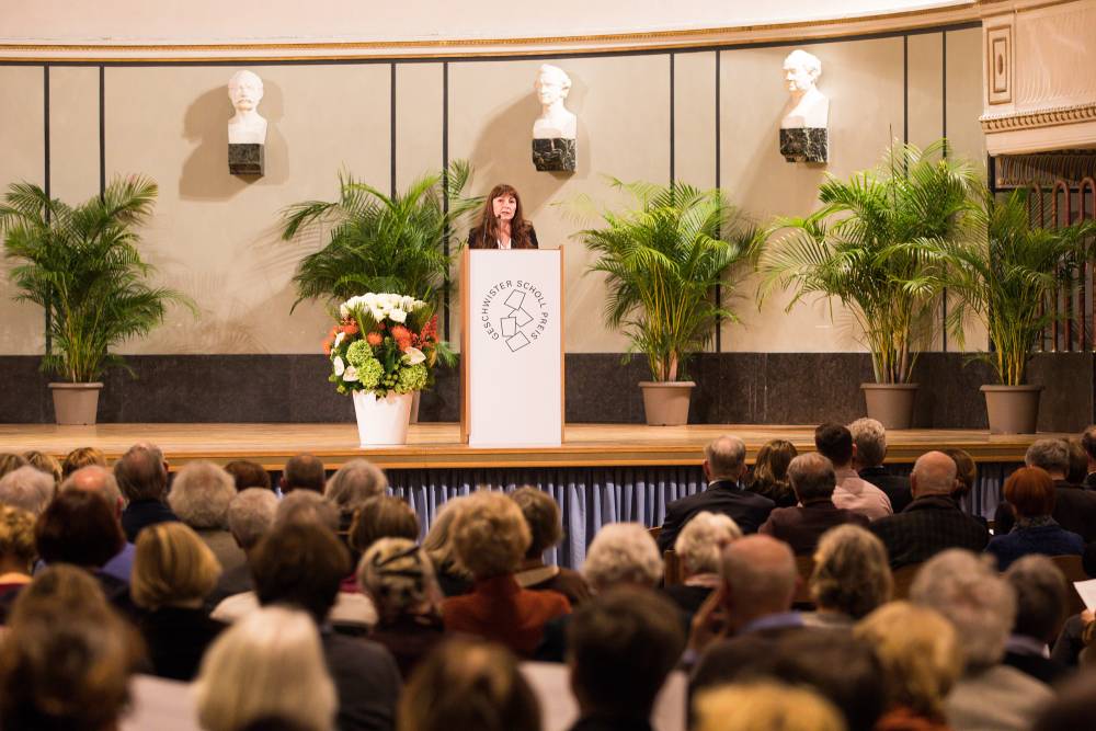 Yasemin Çongar verliest die Dankesrede von Ahmet Altan. Geschwister-Scholl-Preis 2019 | Impressionen | Dankesrede Yasemin Çongar 2